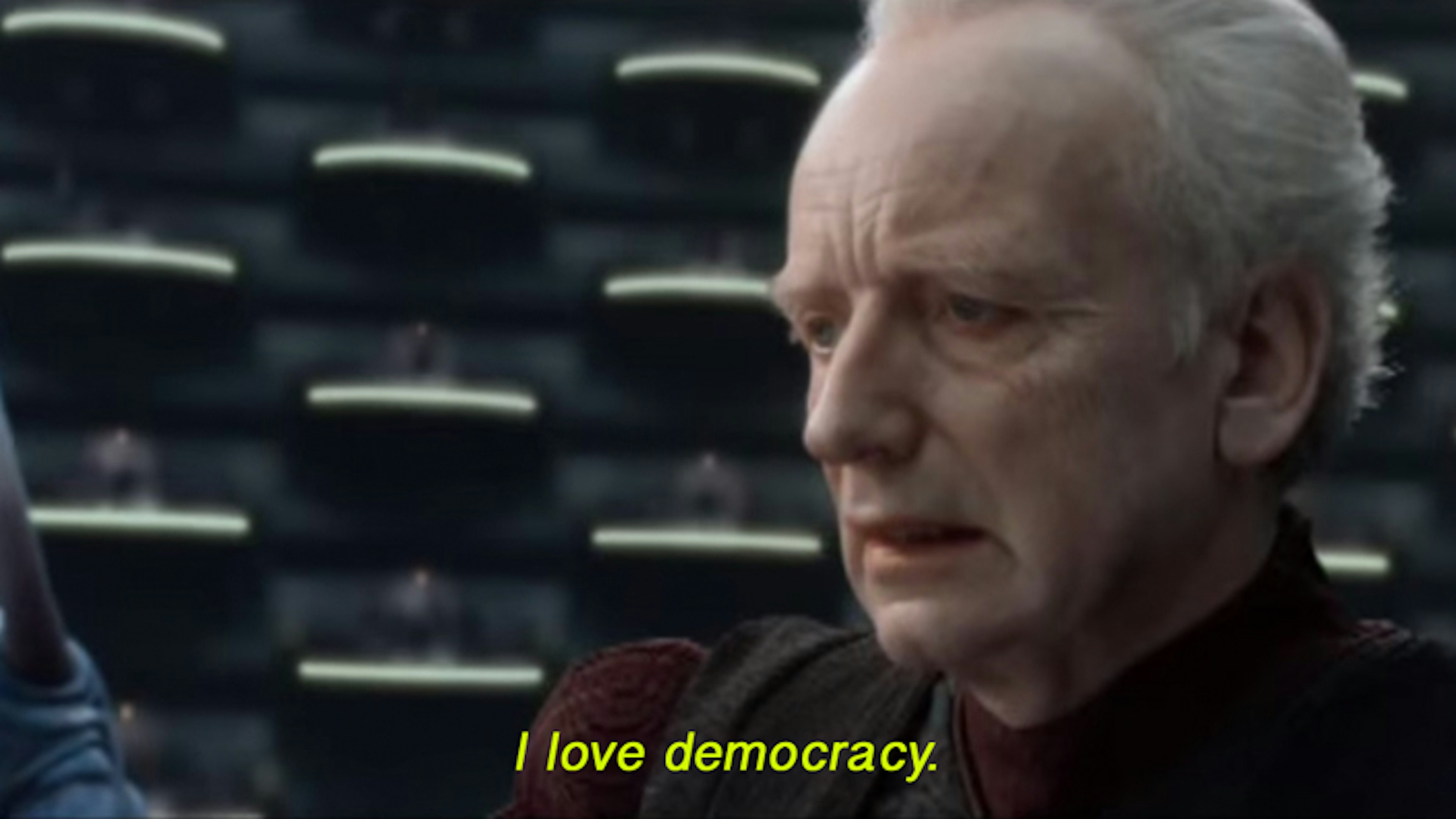 Сенатор на картинке говорит, что любит демократию